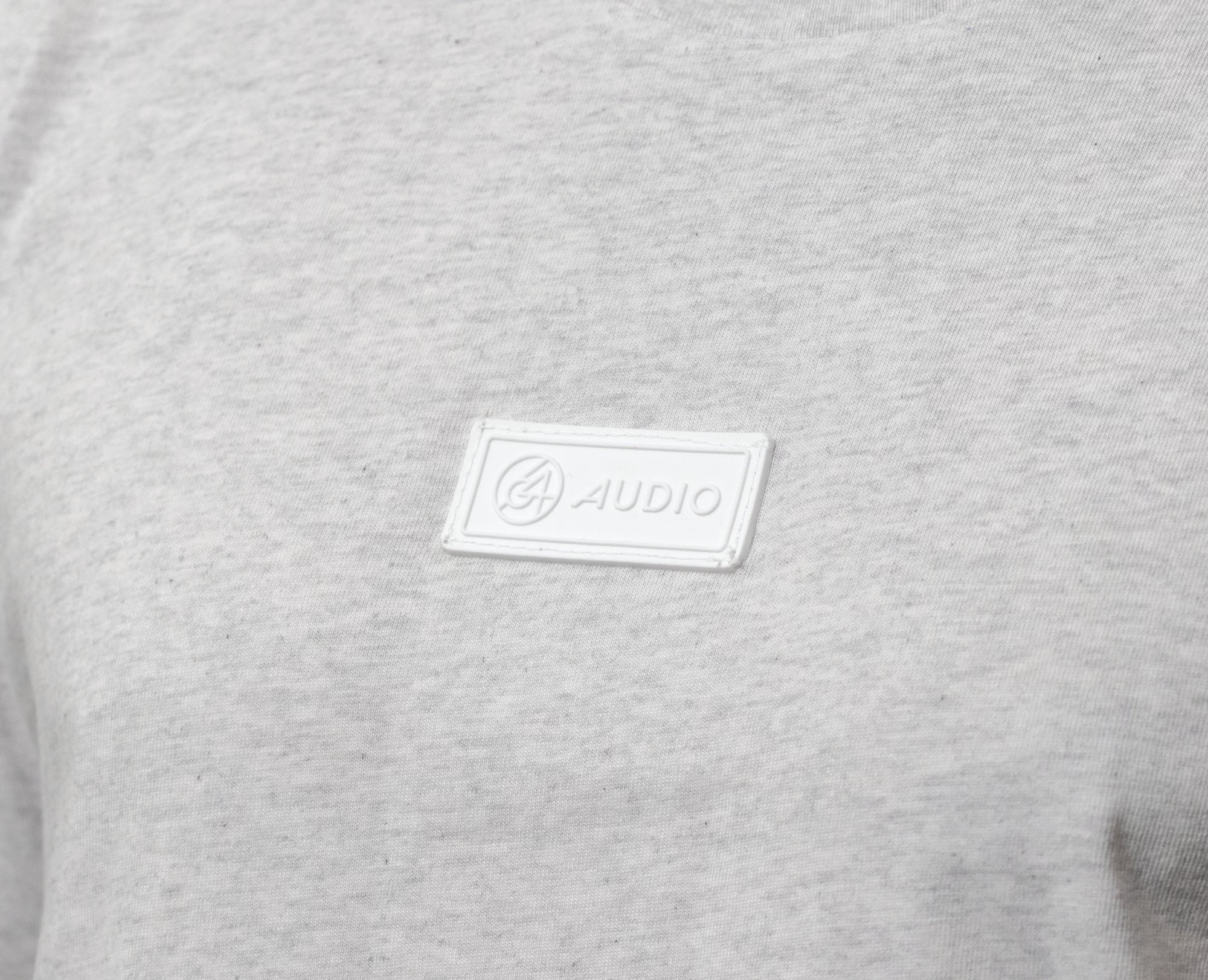 64-audio-t-shirt-monochrome-logo-patch-caoutchouc image 3